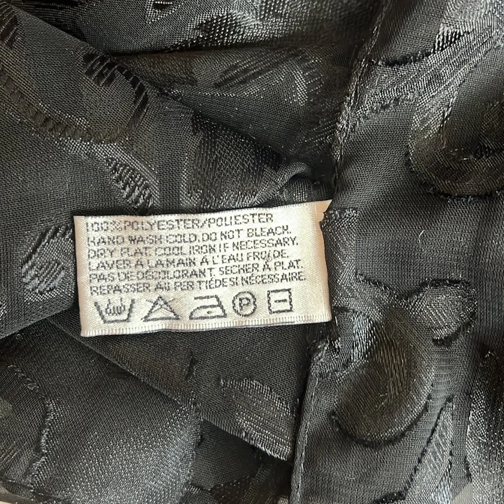 Liz Claiborne black scarf lightweight